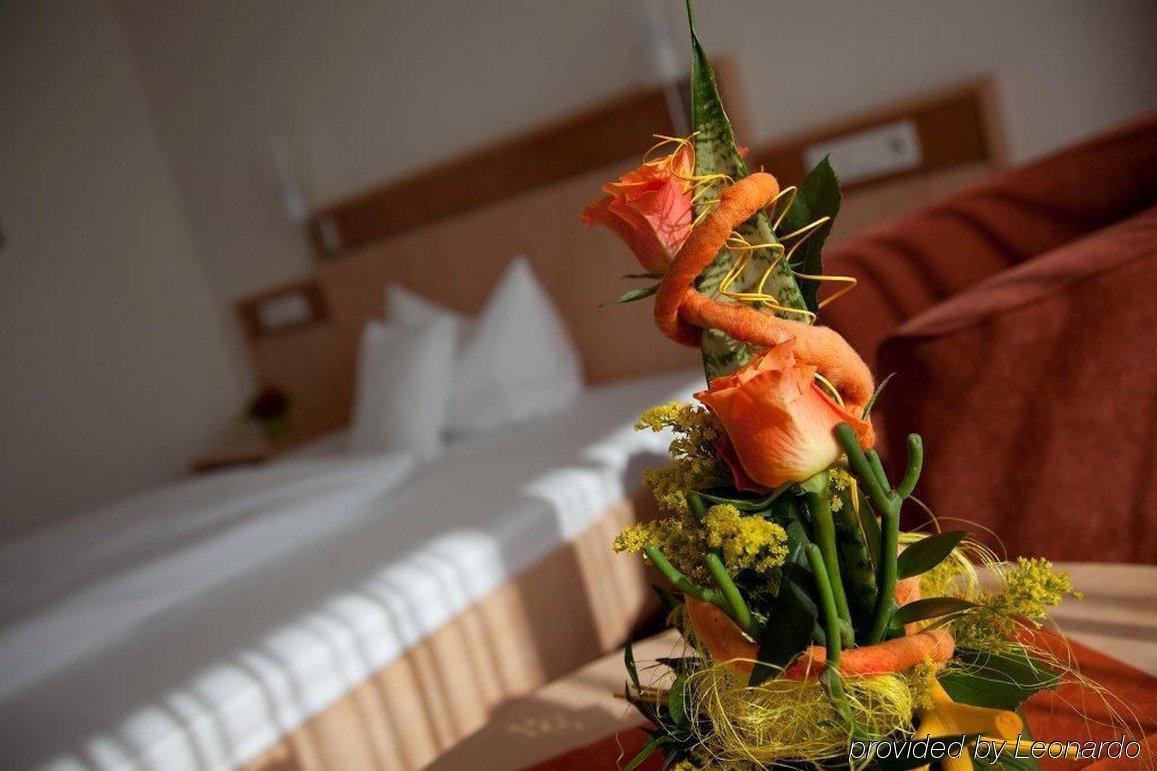 Hotel Zeller'S Quartier Königsbrunn Pokoj fotografie